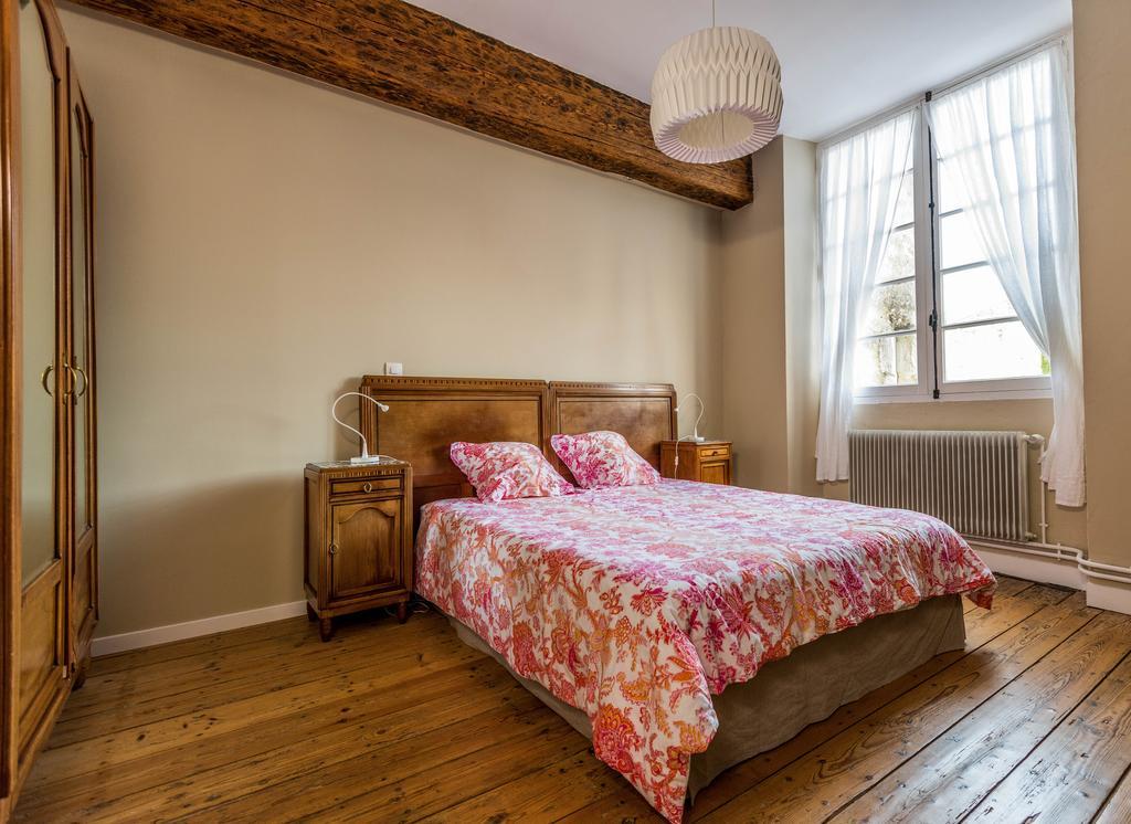 Chambres D'Hotes Le Relais Des Remparts Rions Εξωτερικό φωτογραφία
