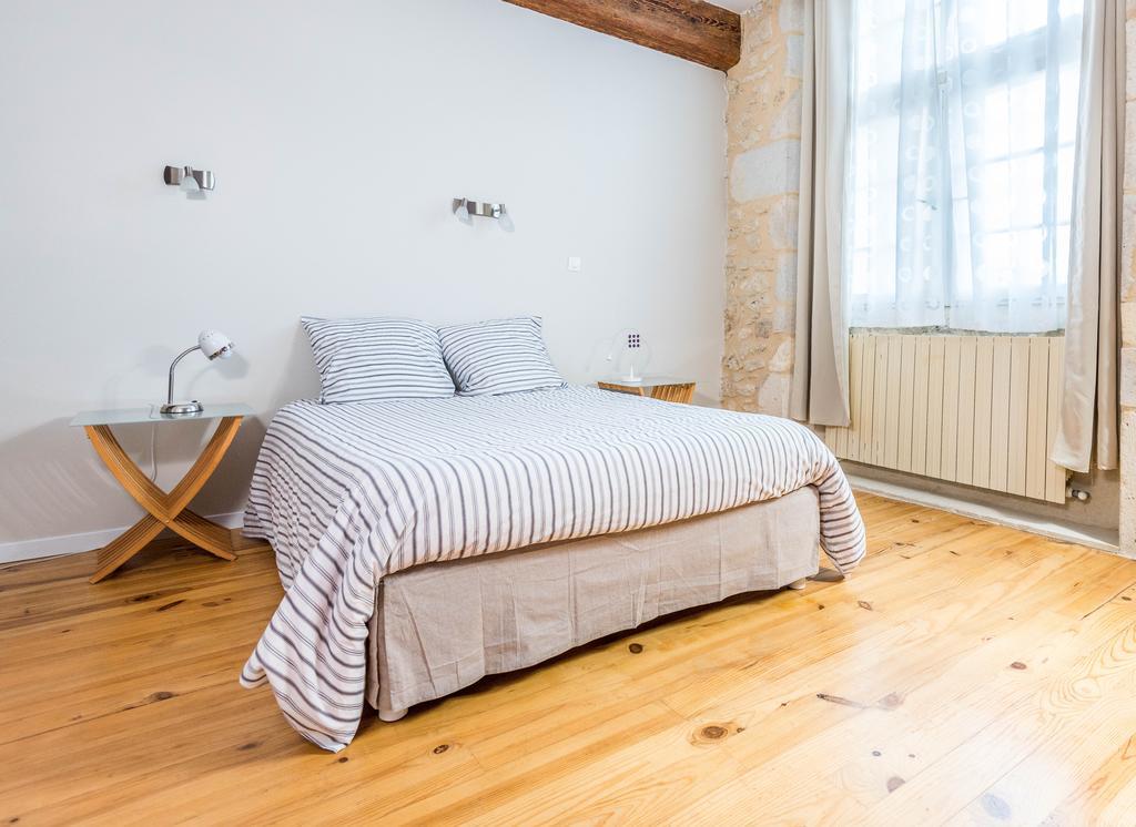 Chambres D'Hotes Le Relais Des Remparts Rions Εξωτερικό φωτογραφία